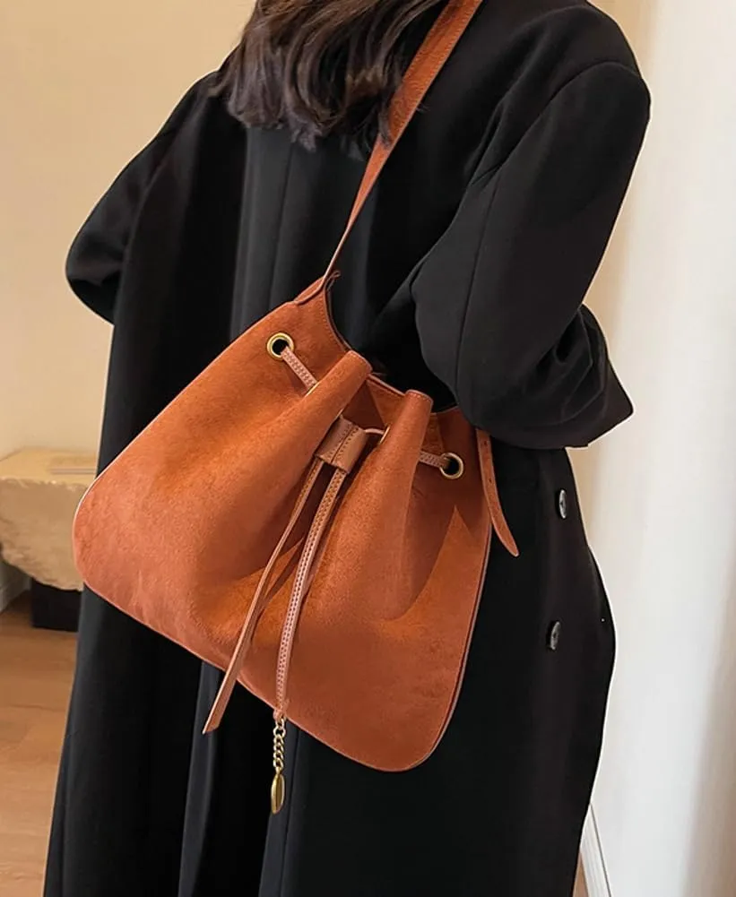 Trendy Drawstring Hobo Shoulder Bag Retro Suede Bucket Purse Causal Travel College Crossbody Bag with Adjustable Strap 2024